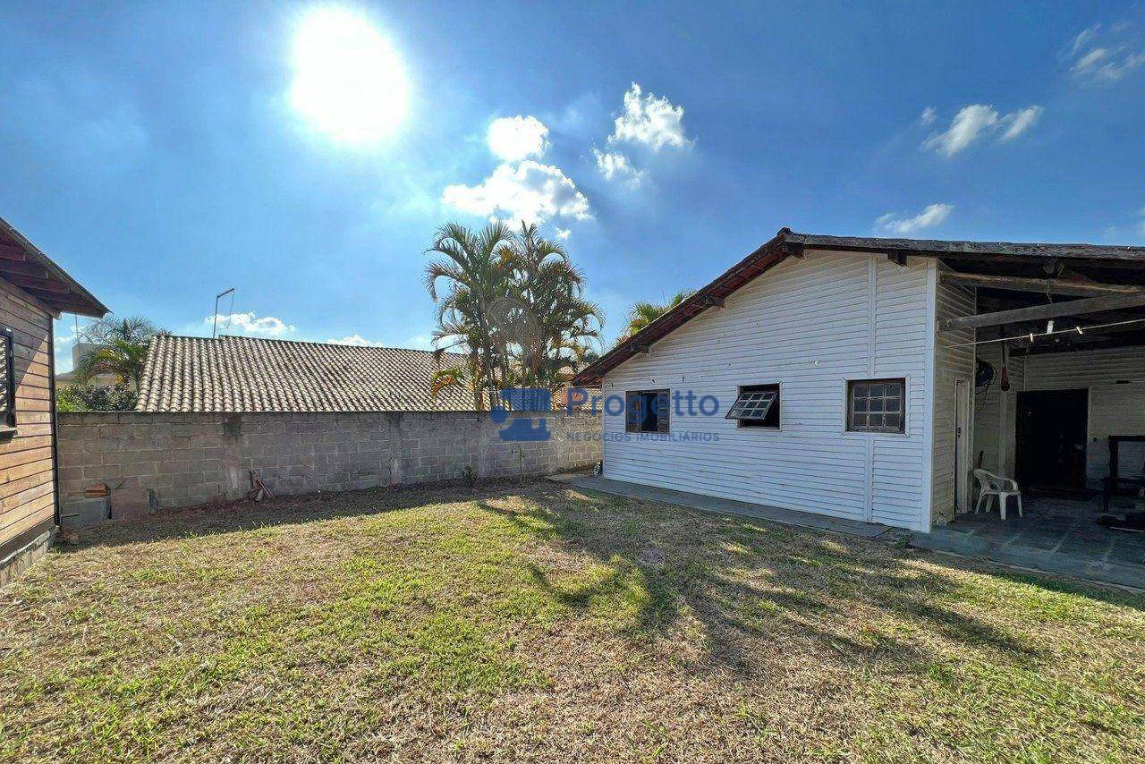 Casa de Condomínio à venda com 3 quartos, 202m² - Foto 4