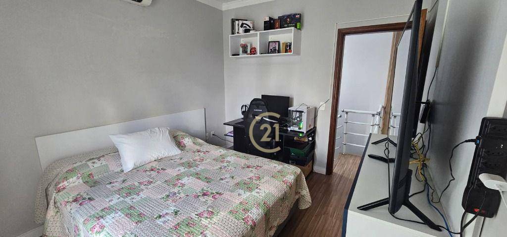 Casa de Condomínio à venda com 3 quartos, 245m² - Foto 11