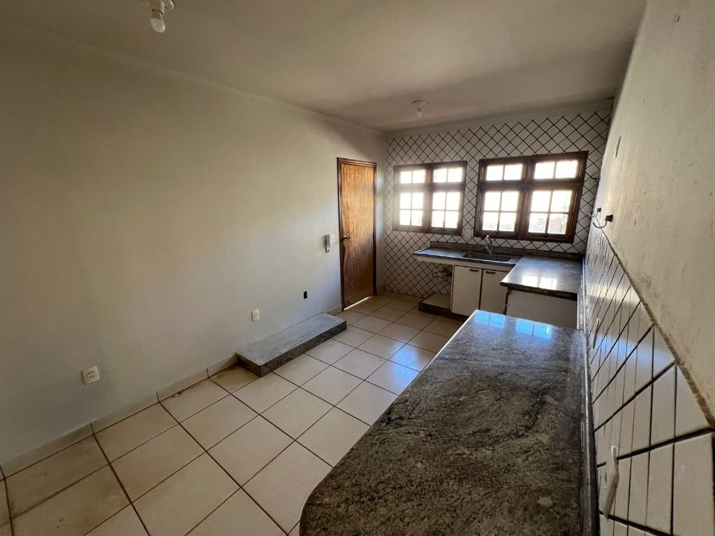 Casa à venda com 4 quartos, 500m² - Foto 6