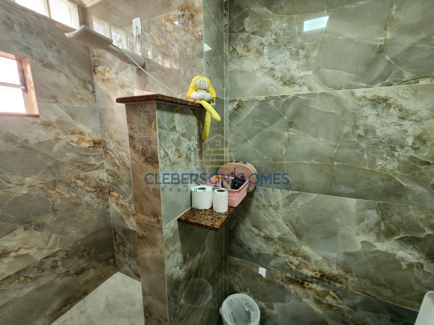 Casa à venda com 2 quartos, 180m² - Foto 17
