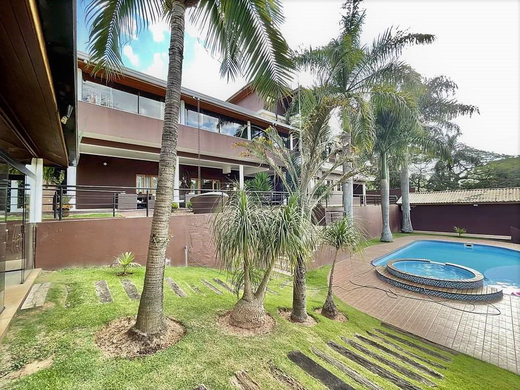 Casa de Condomínio à venda e aluguel com 5 quartos, 890m² - Foto 2