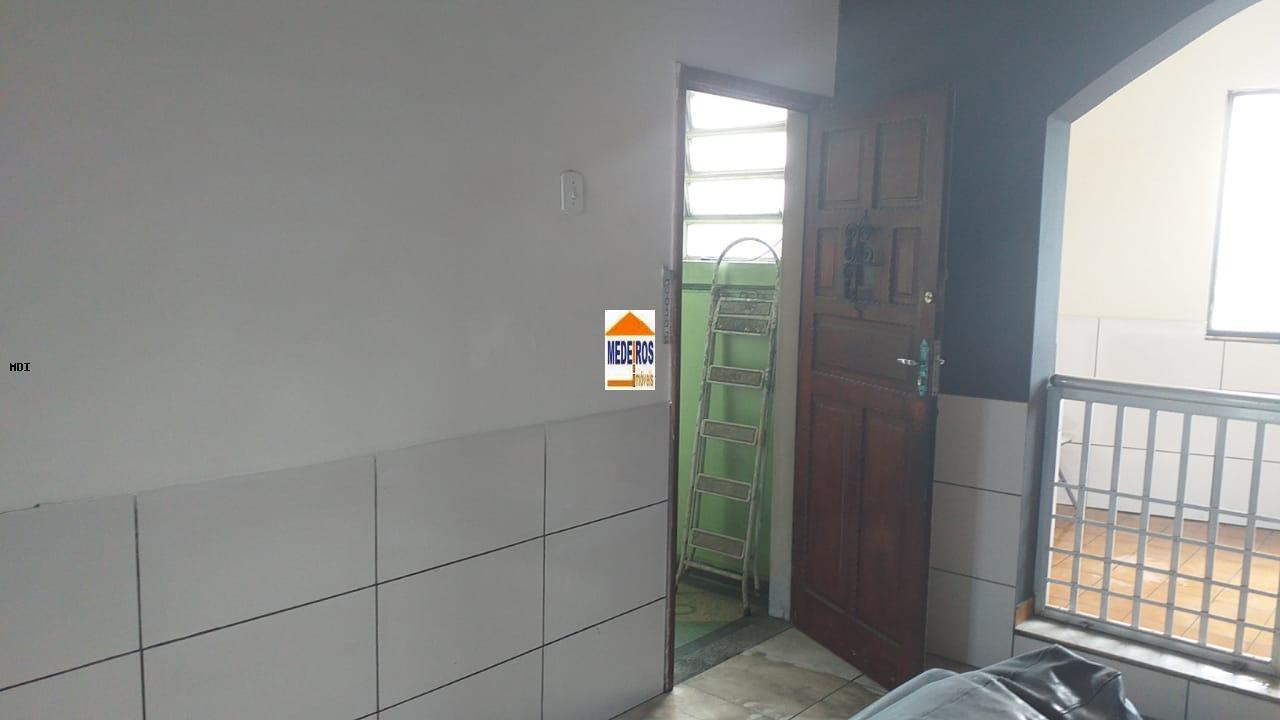 Casa à venda com 2 quartos, 200m² - Foto 4