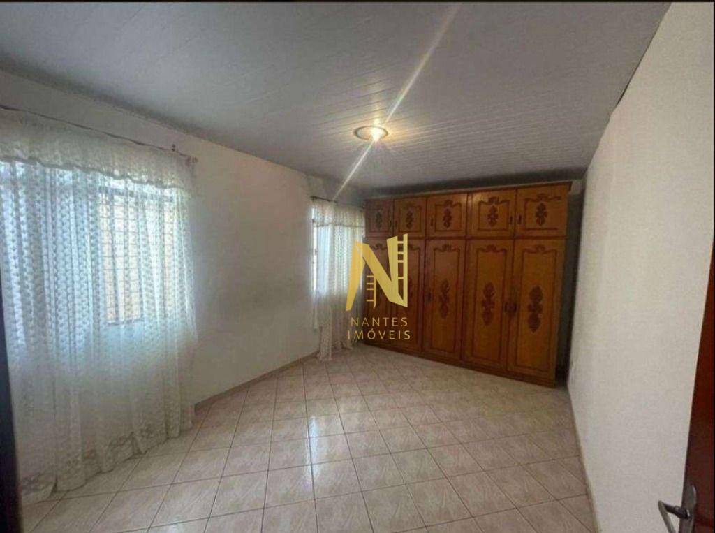 Casa à venda com 2 quartos, 140m² - Foto 2