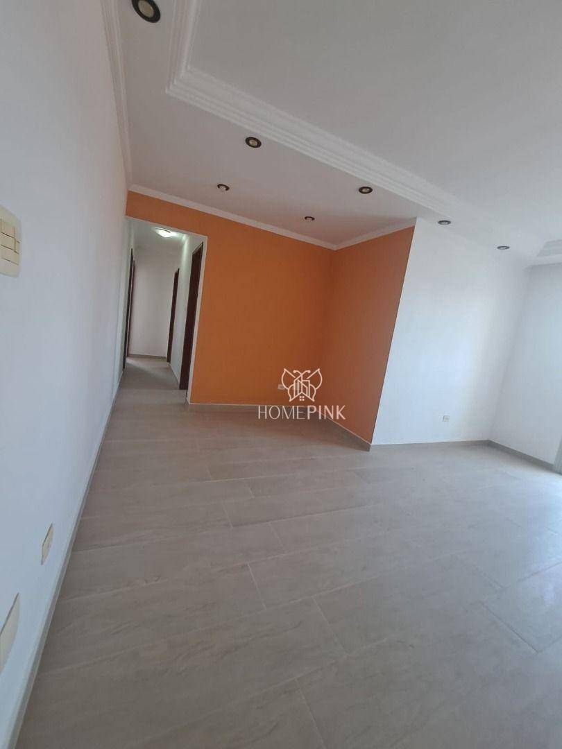 Apartamento para alugar com 3 quartos, 76m² - Foto 4