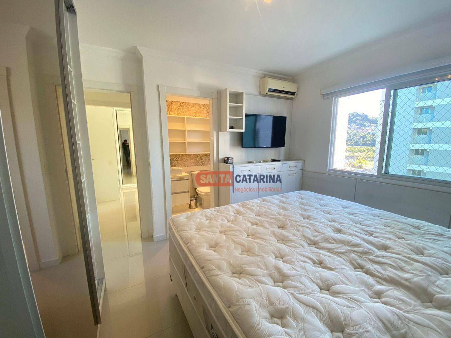 Apartamento para alugar com 3 quartos, 105m² - Foto 11