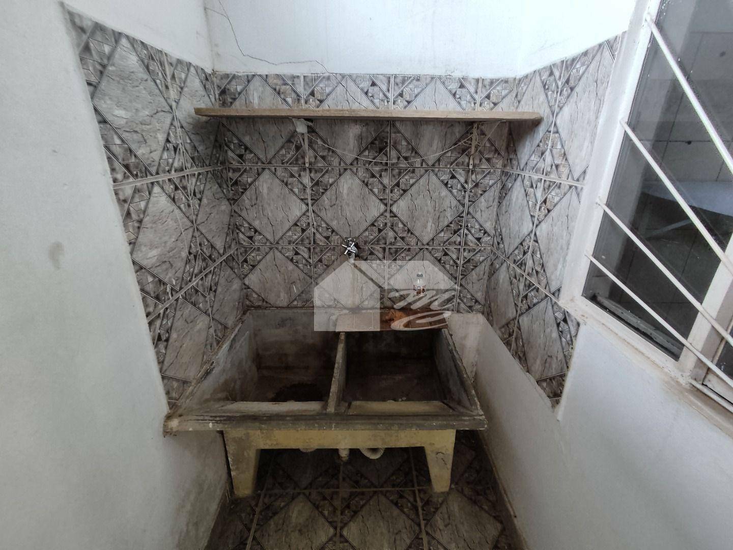 Casa para alugar com 2 quartos, 45m² - Foto 11