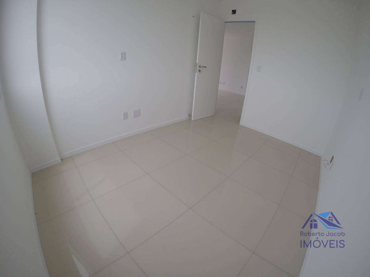 Apartamento à venda com 3 quartos, 68m² - Foto 2