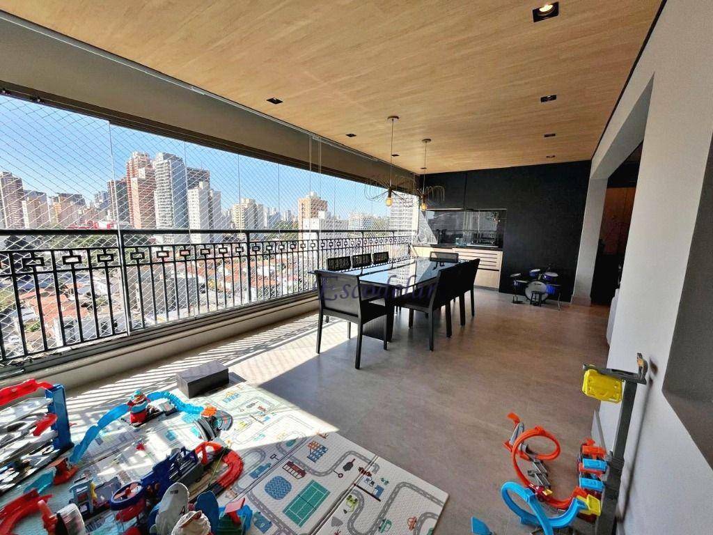 Apartamento à venda com 3 quartos, 137m² - Foto 1