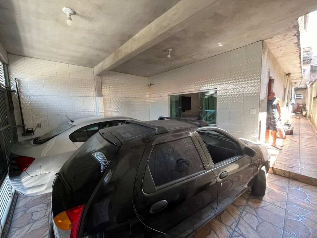 Sobrado à venda com 4 quartos, 180m² - Foto 2