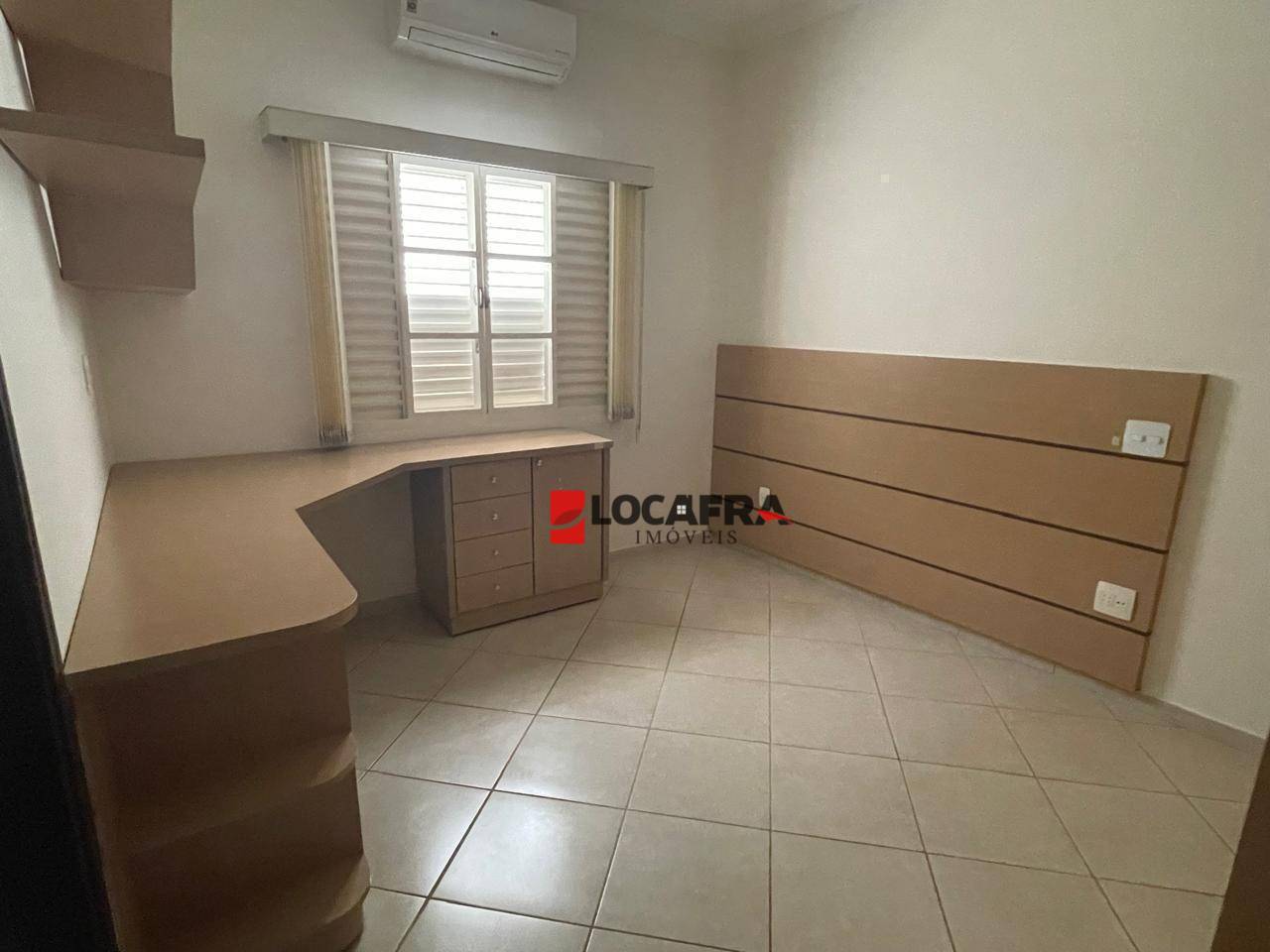 Casa de Condomínio para alugar com 3 quartos, 259m² - Foto 17