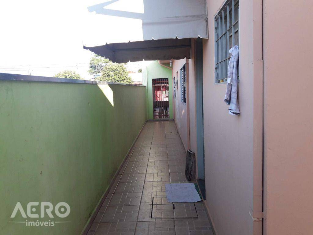 Casa à venda com 3 quartos, 156m² - Foto 4