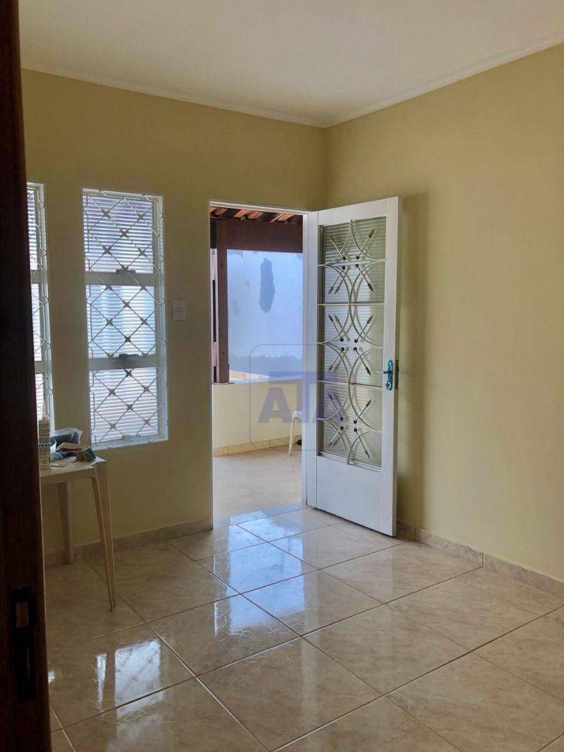 Casa à venda com 4 quartos, 125m² - Foto 13