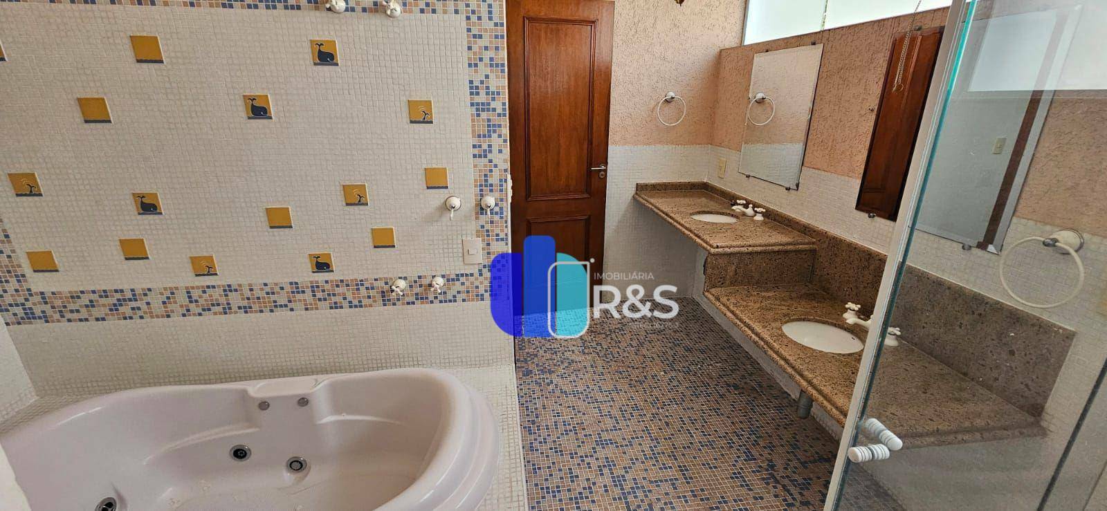 Casa de Condomínio à venda e aluguel com 5 quartos, 500m² - Foto 28