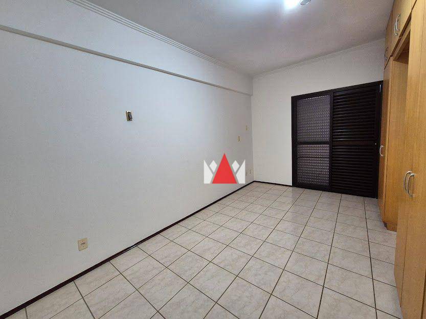 Apartamento à venda com 3 quartos, 109m² - Foto 1