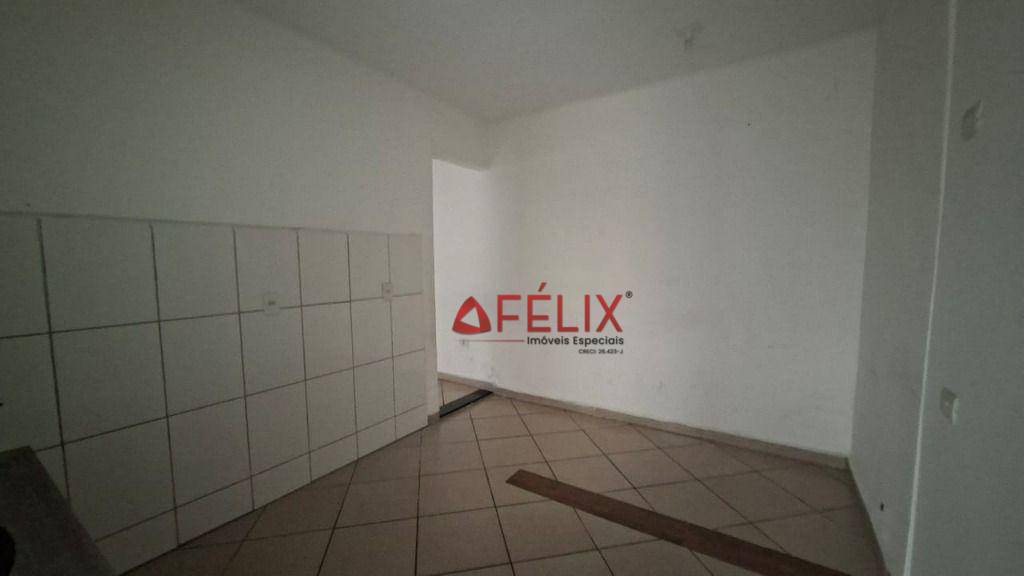 Casa para alugar com 1 quarto, 40m² - Foto 5