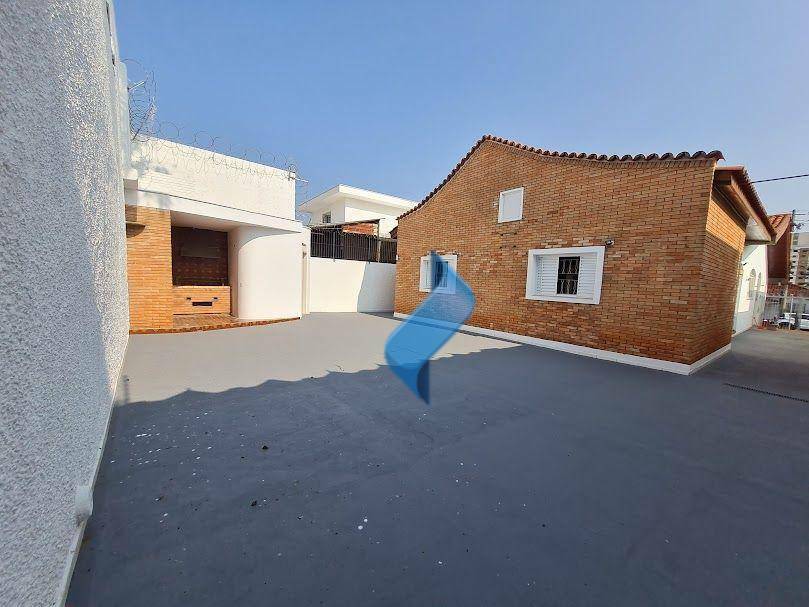 Casa para alugar com 3 quartos, 218m² - Foto 9