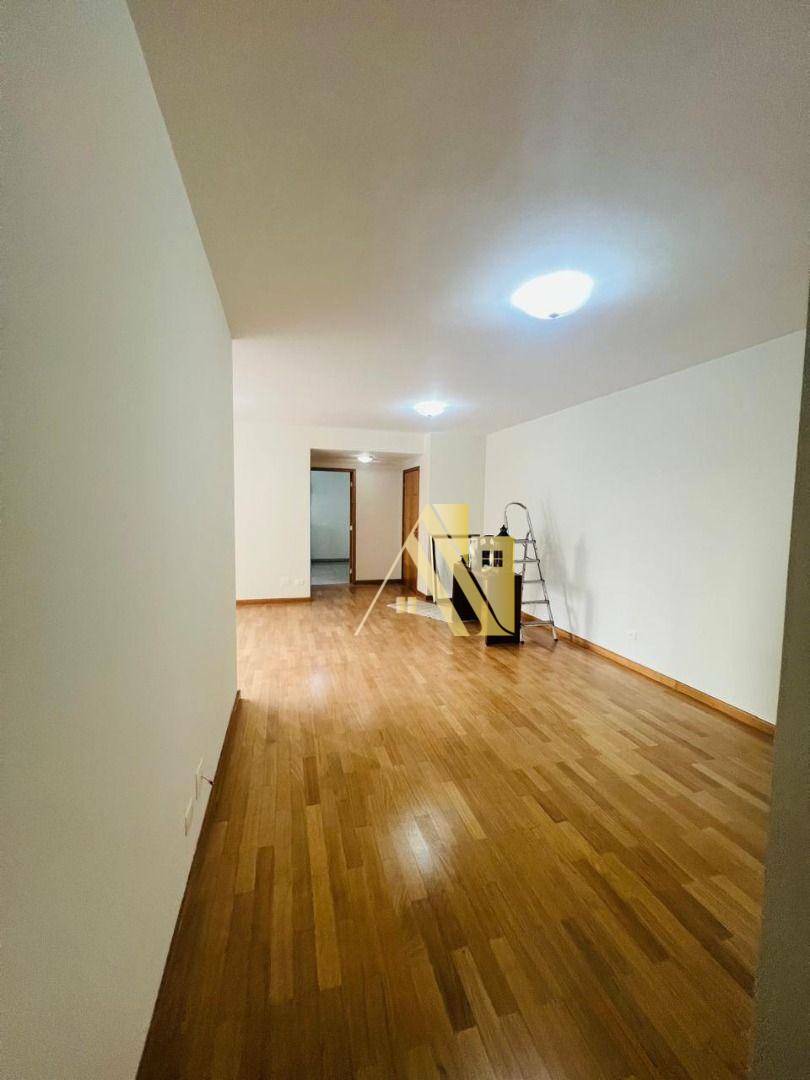 Apartamento à venda com 3 quartos, 140m² - Foto 9