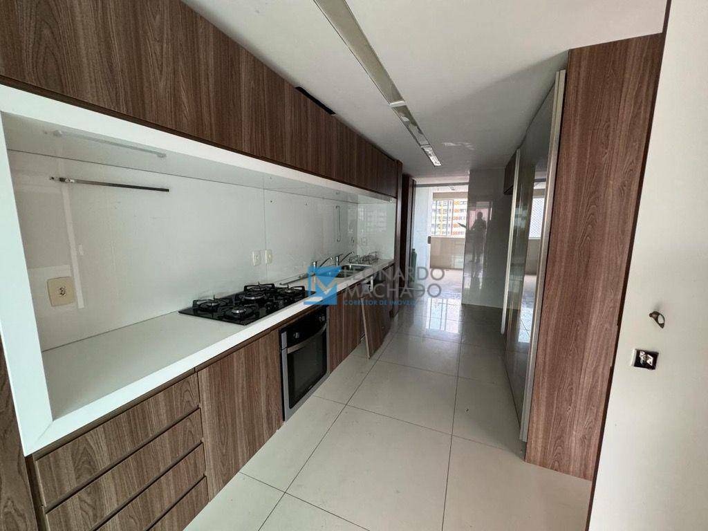 Apartamento à venda com 3 quartos, 217m² - Foto 19