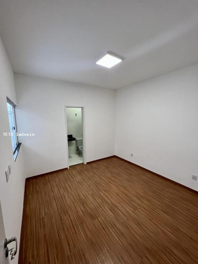 Casa à venda com 3 quartos, 200m² - Foto 17