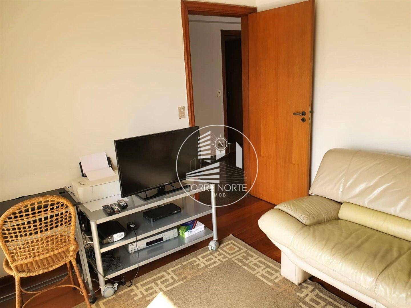 Apartamento à venda com 3 quartos, 240m² - Foto 5