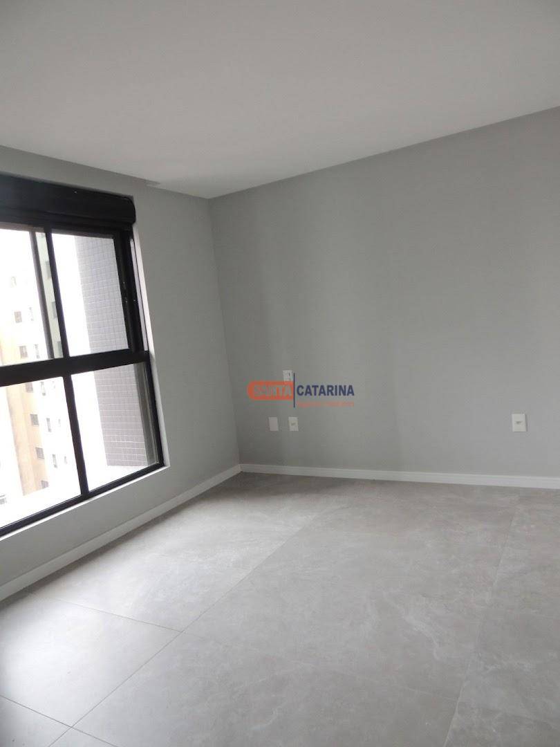 Apartamento à venda com 3 quartos, 191m² - Foto 6