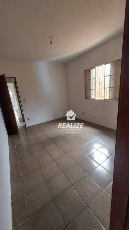 Casa à venda com 2 quartos, 95m² - Foto 6