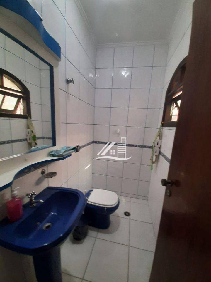 Sobrado à venda com 3 quartos, 231m² - Foto 24