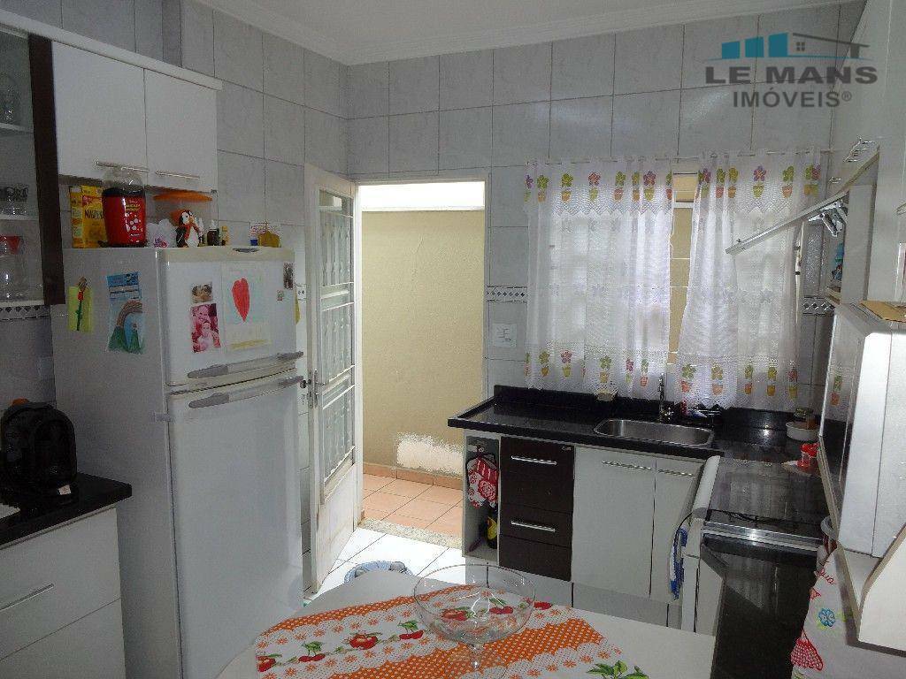 Casa à venda com 3 quartos, 169m² - Foto 6