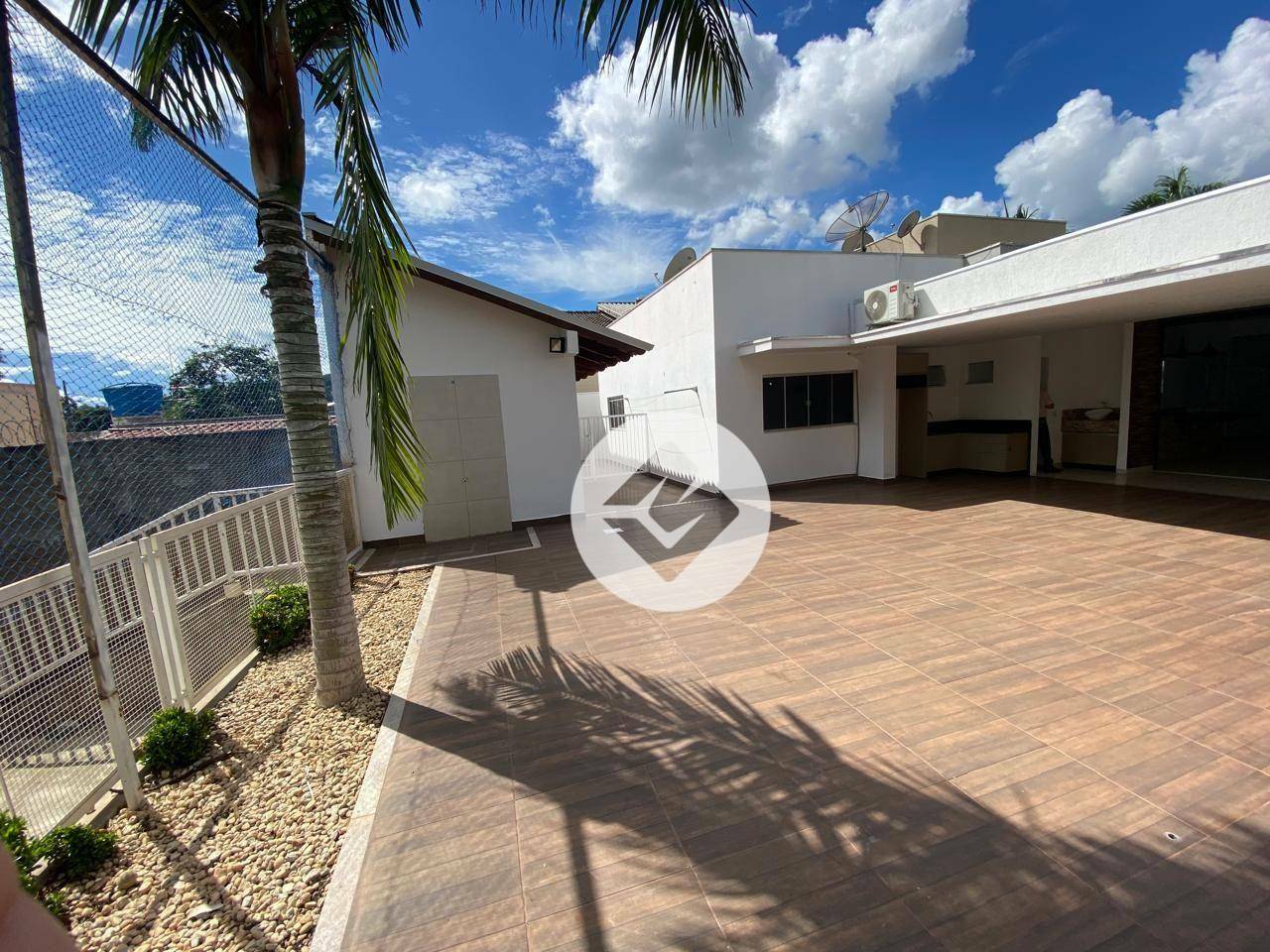 Casa para alugar com 4 quartos, 350m² - Foto 24