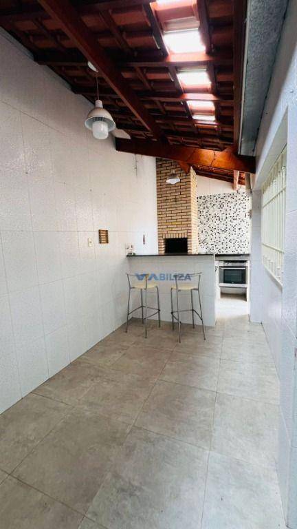 Sobrado, 3 quartos, 220 m² - Foto 2