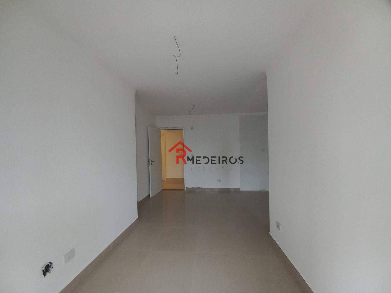 Apartamento à venda com 2 quartos, 69m² - Foto 4