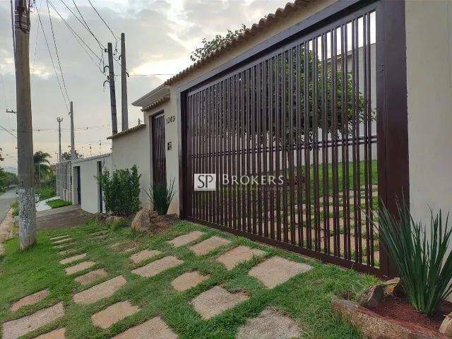 Casa à venda com 1 quarto, 64m² - Foto 2