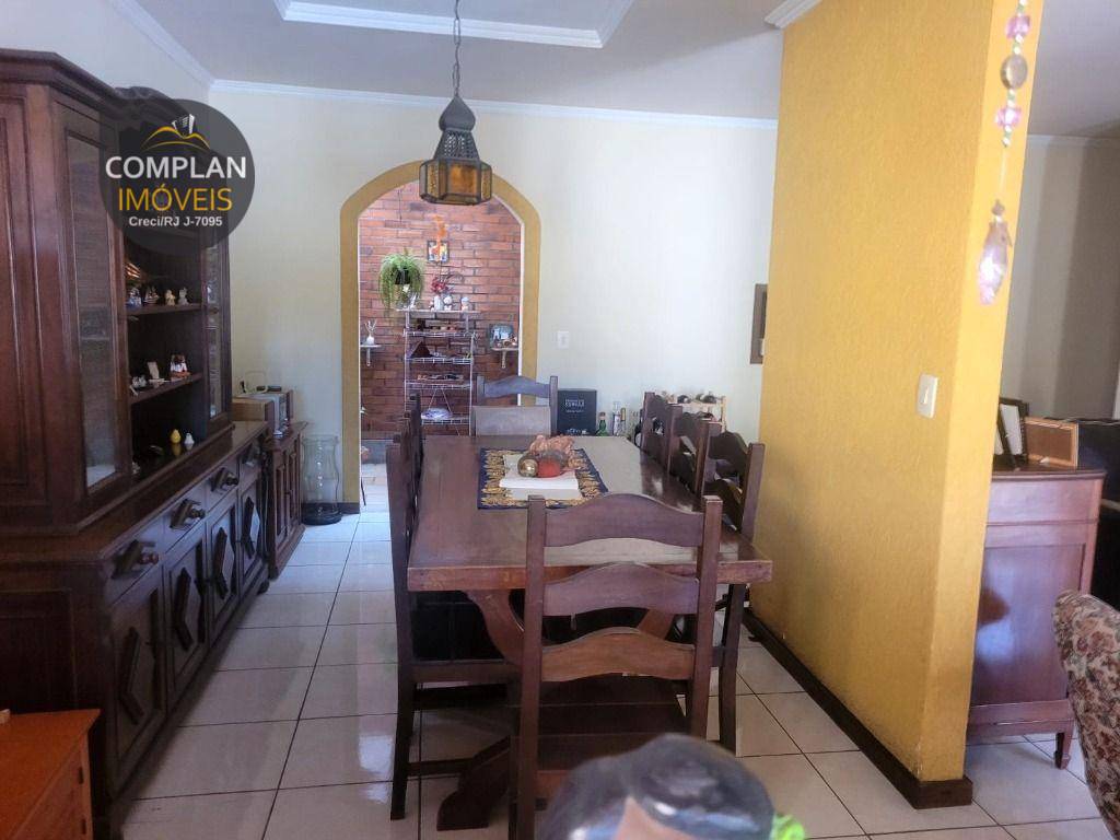 Casa à venda com 3 quartos, 150m² - Foto 4
