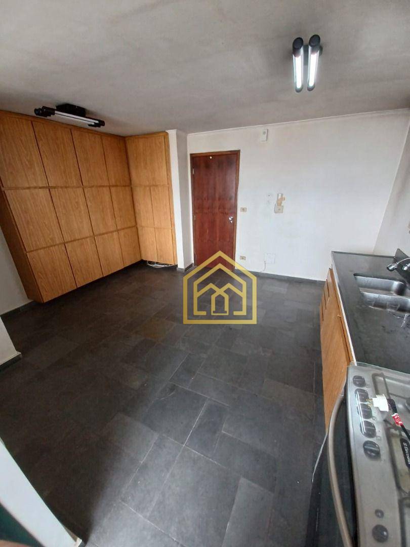 Apartamento à venda com 4 quartos, 176m² - Foto 4