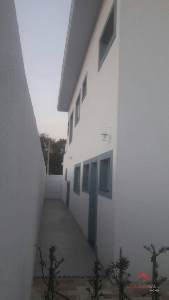Casa de Condomínio à venda com 3 quartos, 400m² - Foto 9