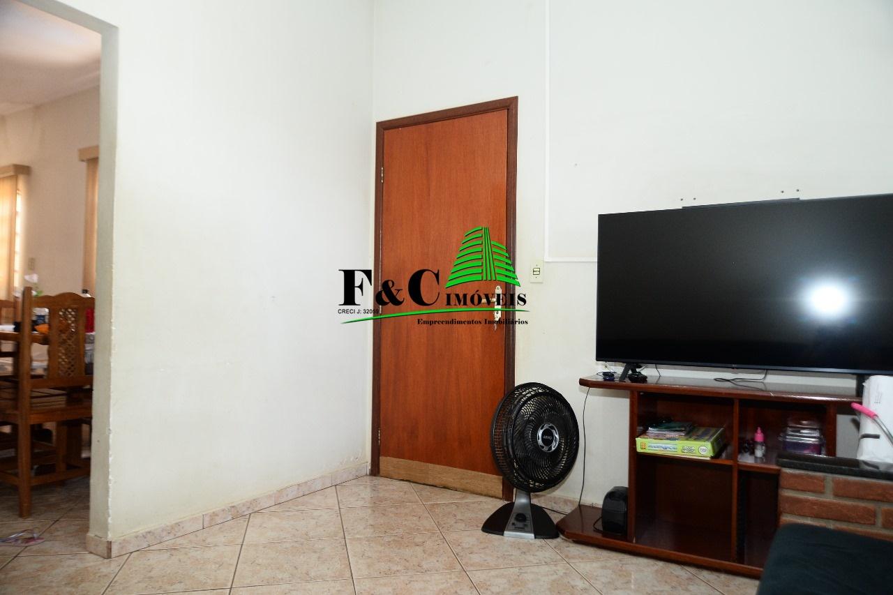 Casa à venda com 4 quartos, 250m² - Foto 14