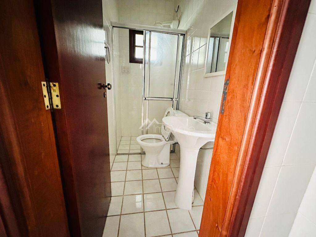 Casa de Condomínio para alugar com 4 quartos, 400m² - Foto 15