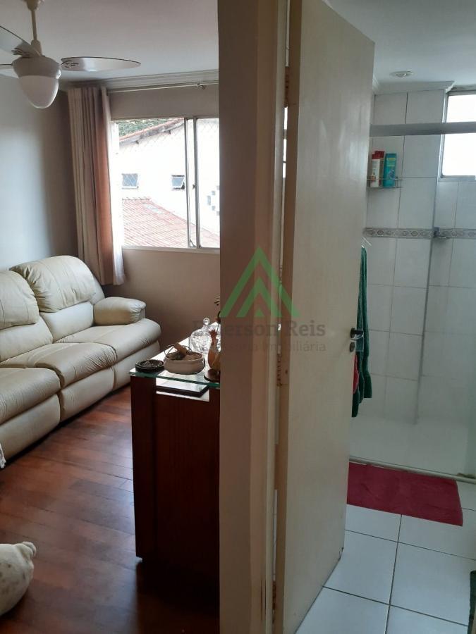 Apartamento à venda com 2 quartos, 68m² - Foto 2