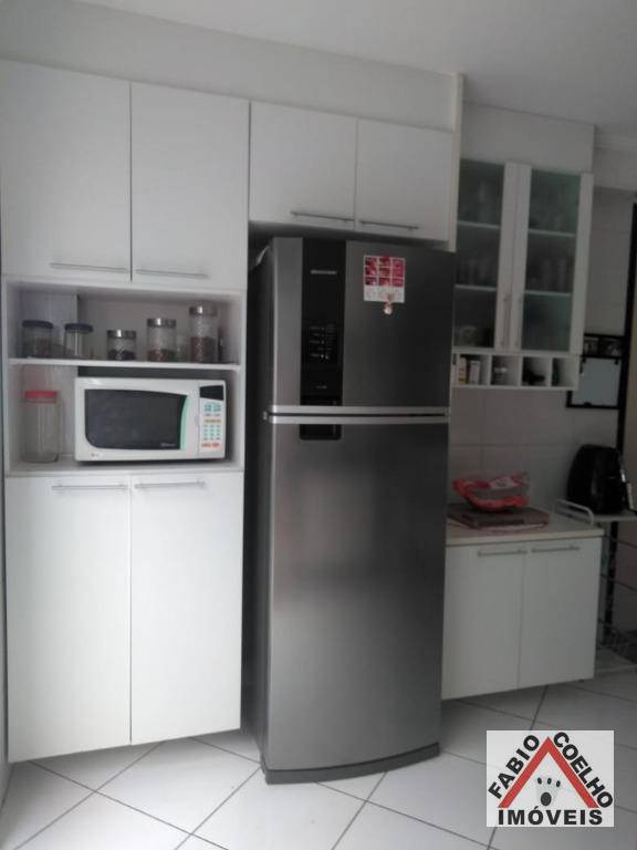 Sobrado à venda com 3 quartos, 210m² - Foto 2