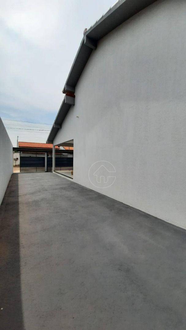 Casa à venda com 3 quartos, 225m² - Foto 4