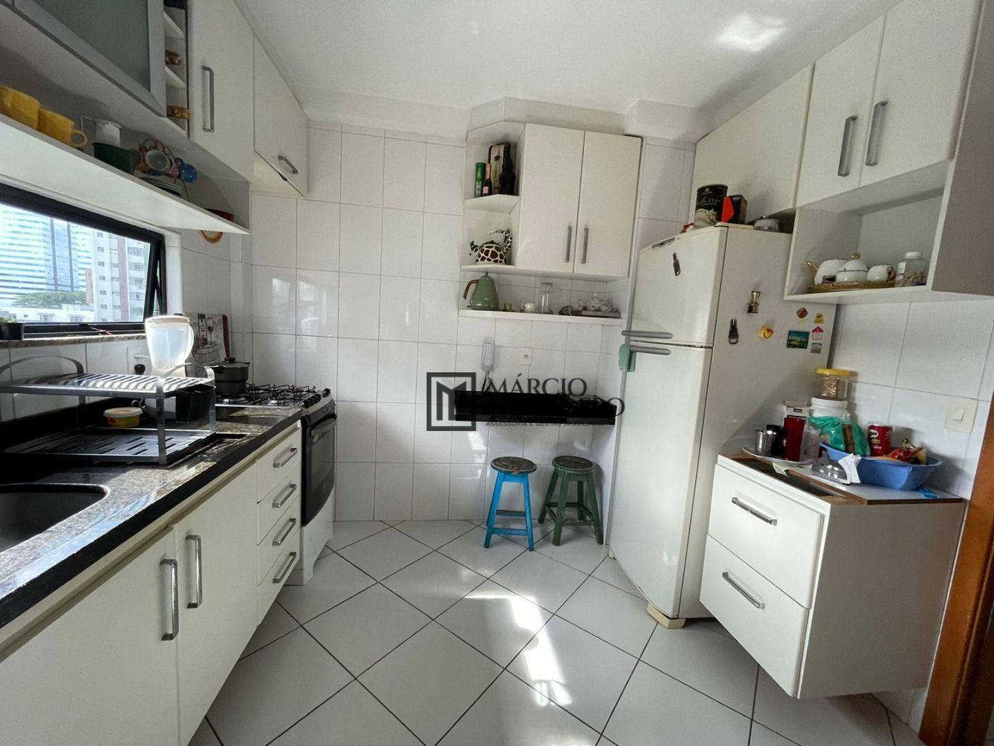 Apartamento à venda com 3 quartos, 134m² - Foto 28