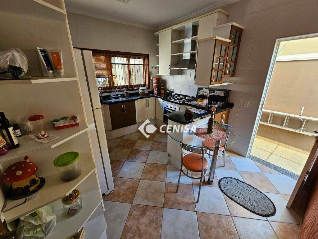 Casa à venda com 3 quartos, 262m² - Foto 20