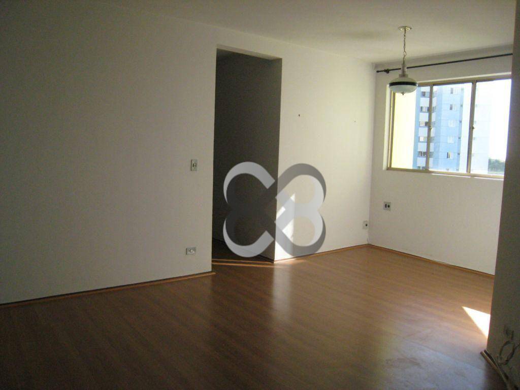 Apartamento para alugar com 3 quartos, 76m² - Foto 2