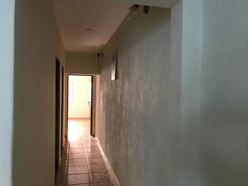 Casa à venda com 3 quartos, 255m² - Foto 3