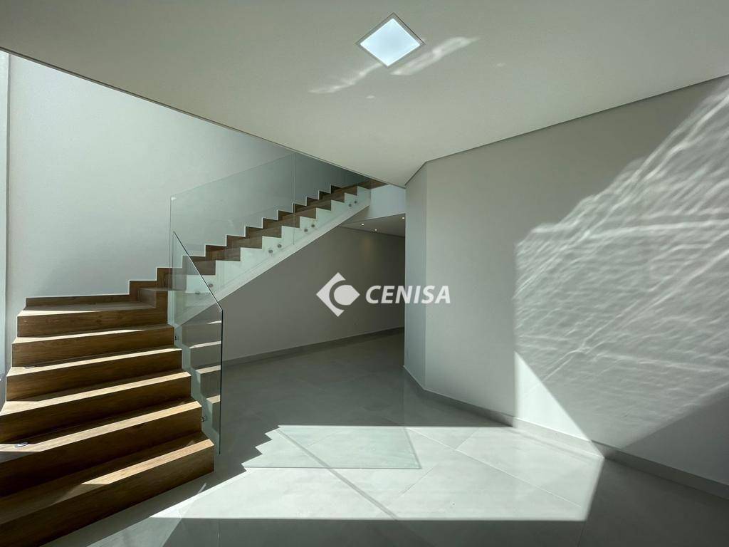 Casa de Condomínio à venda com 3 quartos, 245m² - Foto 4