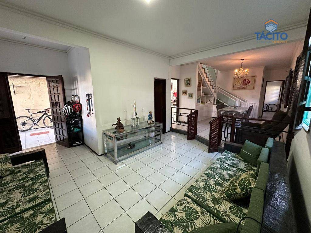 Casa, 3 quartos, 210 m² - Foto 2