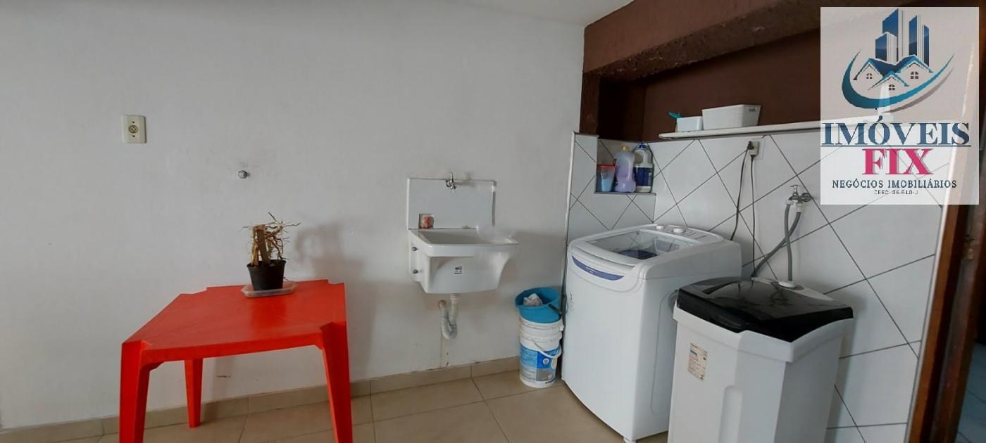 Casa à venda com 3 quartos, 262m² - Foto 14