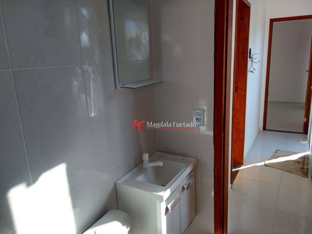 Casa à venda com 2 quartos, 70m² - Foto 11