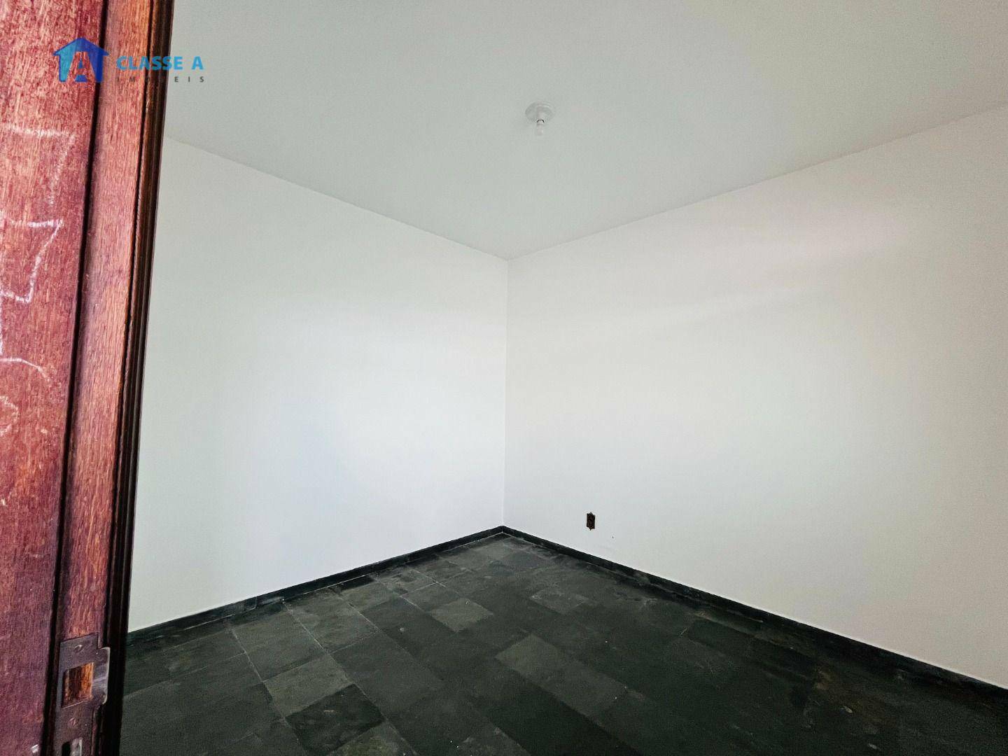 Casa à venda com 5 quartos, 360m² - Foto 17