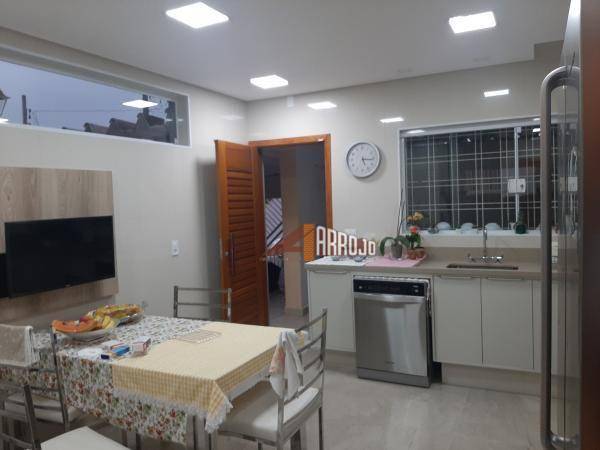 Casa à venda com 3 quartos, 200m² - Foto 23